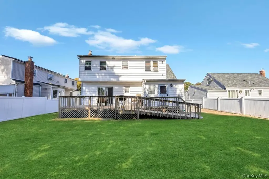 436 18th Street West Babylon NY 11704