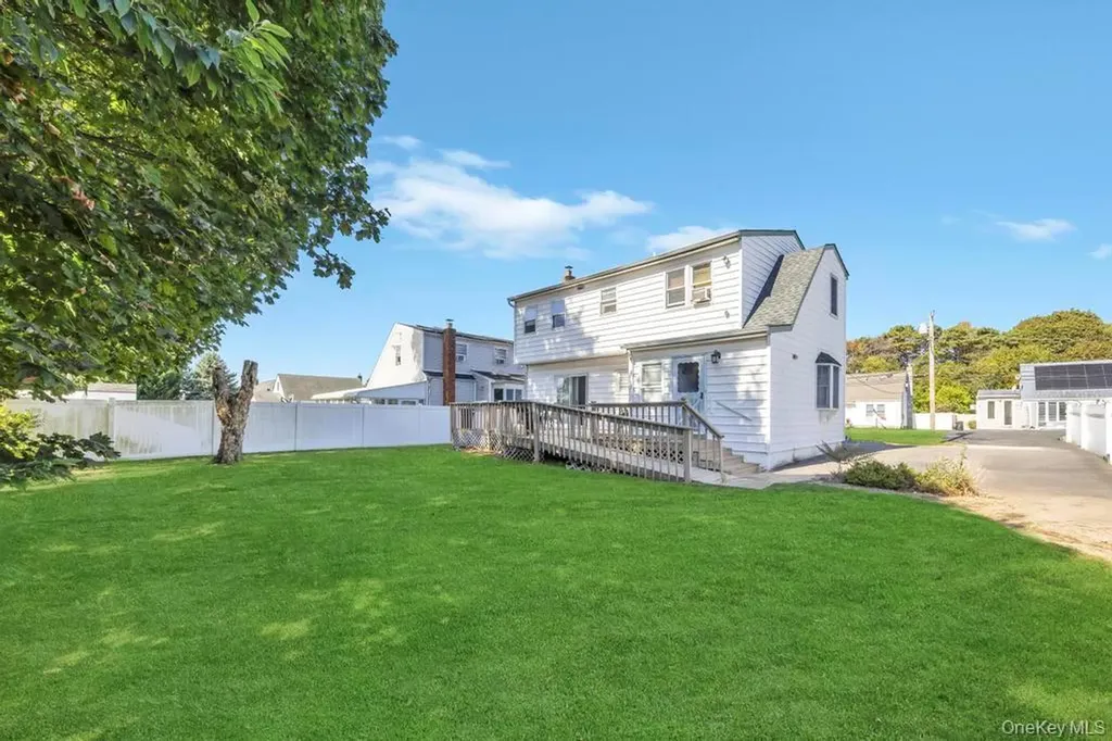436 18th Street West Babylon NY 11704