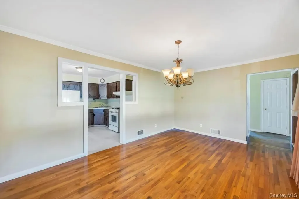 436 18th Street West Babylon NY 11704
