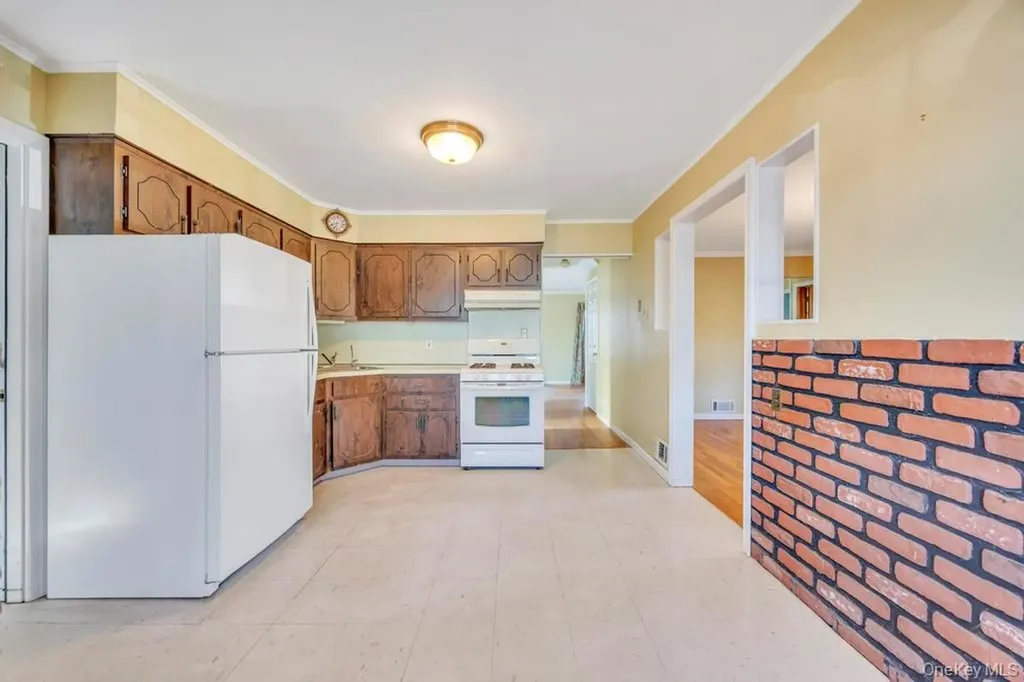 436 18th Street West Babylon NY 11704