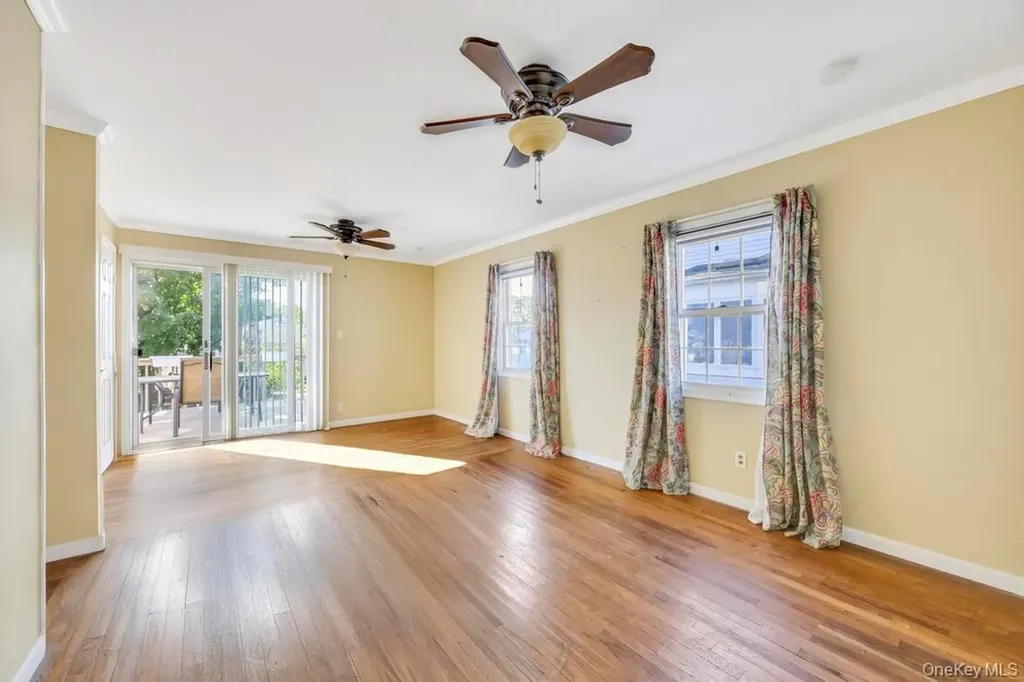 436 18th Street West Babylon NY 11704