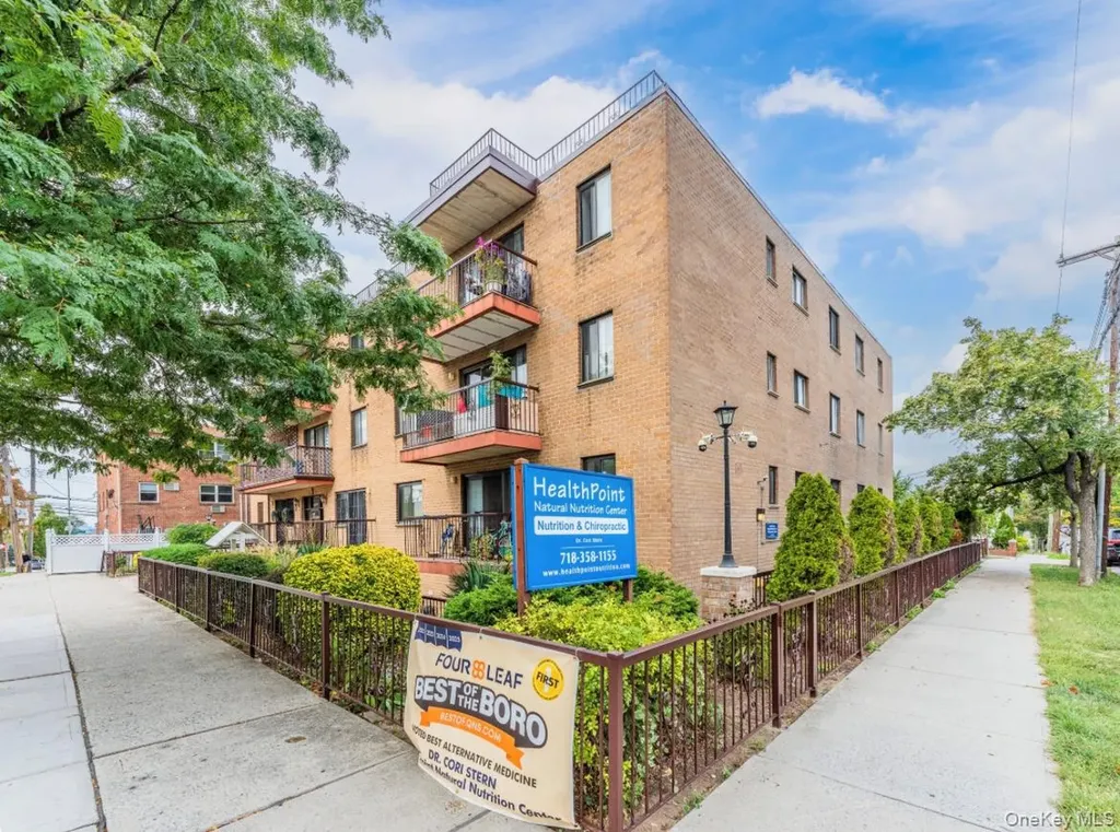 122-15 25th Road Flushing NY 11354