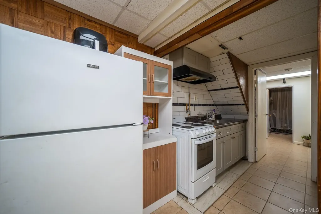 1720A Paulding Avenue Bronx NY 10462