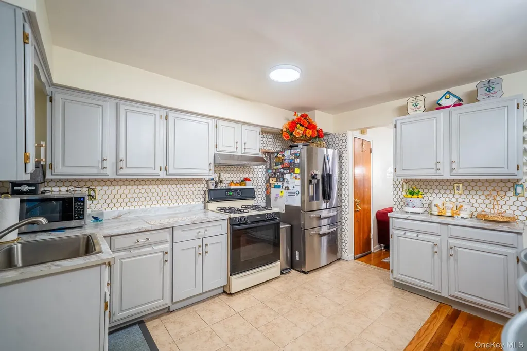 1720A Paulding Avenue Bronx NY 10462