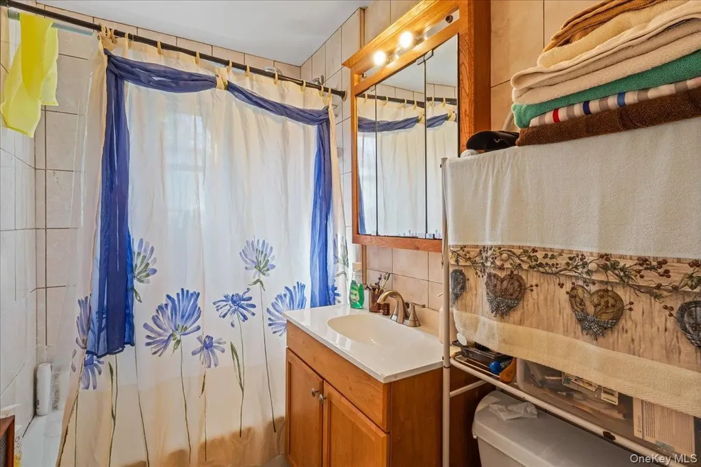 15016 26th Avenue Flushing NY 11354