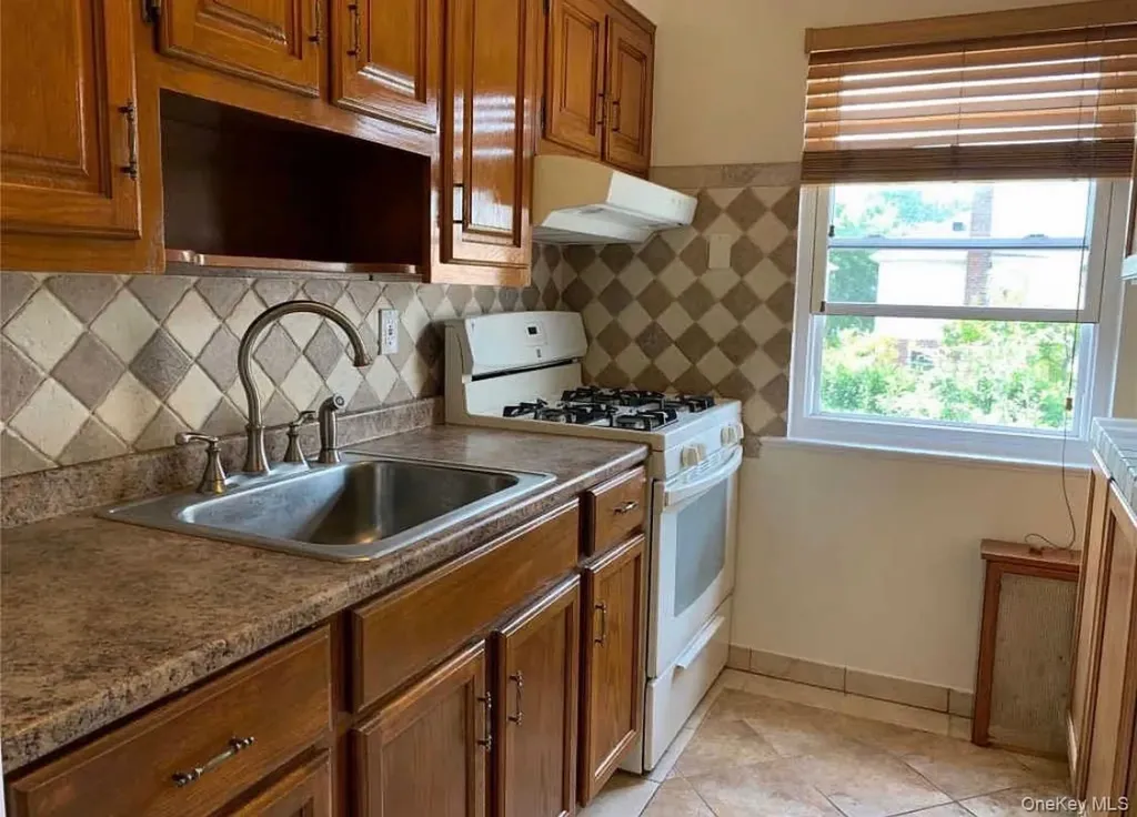 15016 26th Avenue Flushing NY 11354