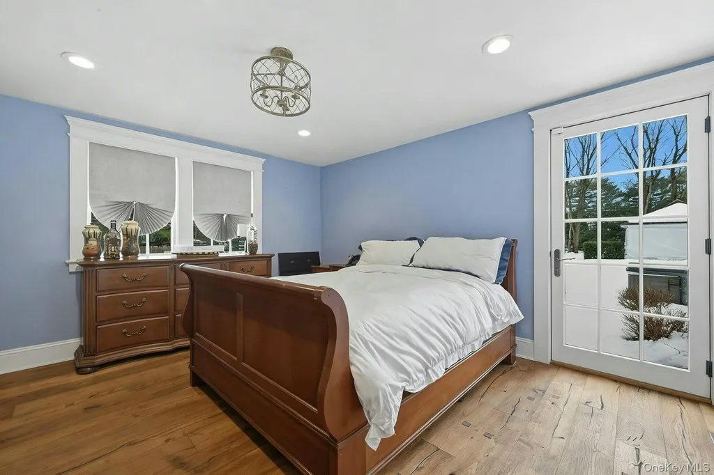 192 Burtis Lane Muttontown NY 11791