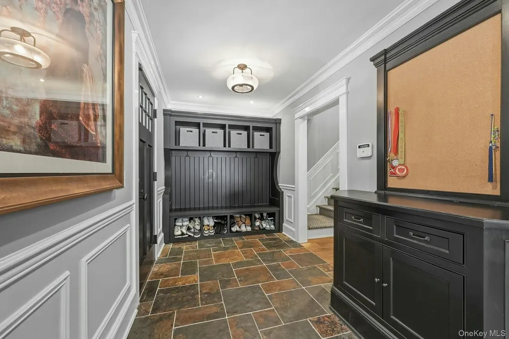 192 Burtis Lane Muttontown NY 11791