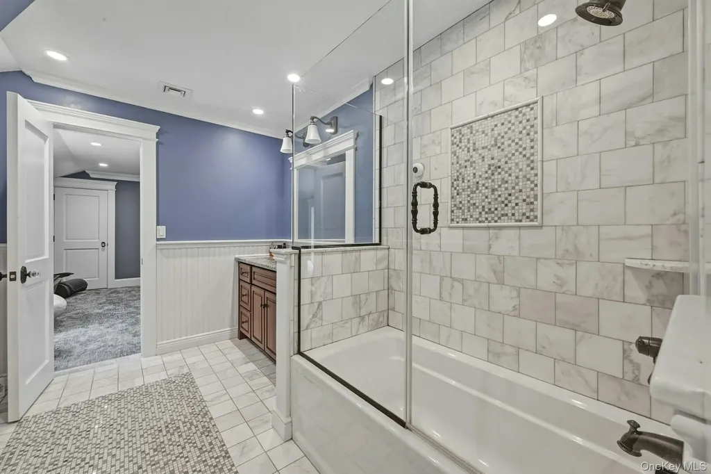 192 Burtis Lane Muttontown NY 11791