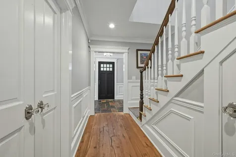 192 Burtis Lane Muttontown NY 11791