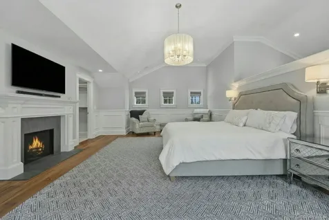 192 Burtis Lane Muttontown NY 11791