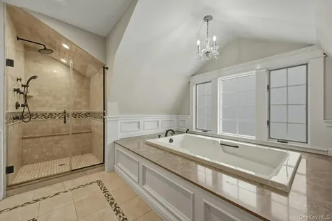 192 Burtis Lane Muttontown NY 11791