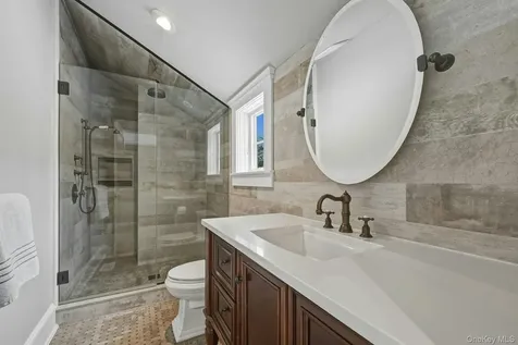 192 Burtis Lane Muttontown NY 11791