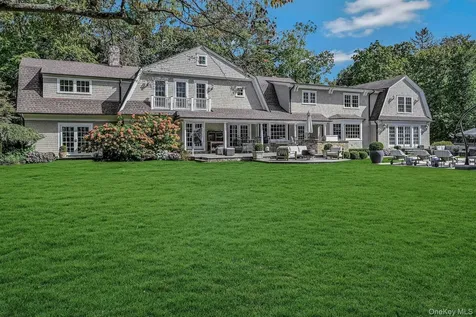192 Burtis Lane Muttontown NY 11791