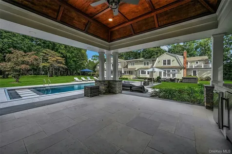 192 Burtis Lane Muttontown NY 11791