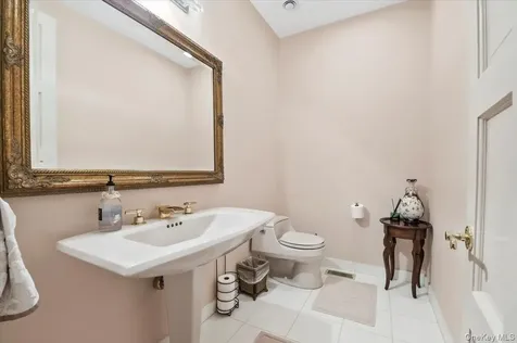 12 Ridge Court Old Brookville NY 11545