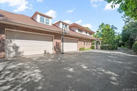 12 Ridge Court Old Brookville NY 11545