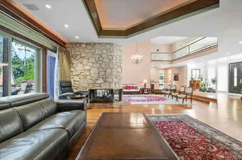 12 Ridge Court Old Brookville NY 11545