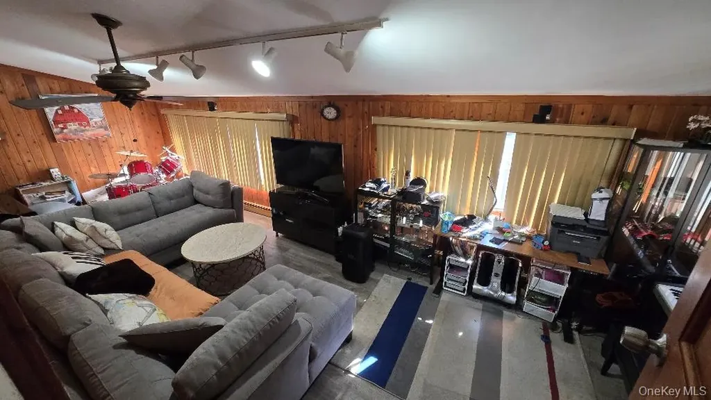 170 E Mineola Avenue Valley Stream NY 11580