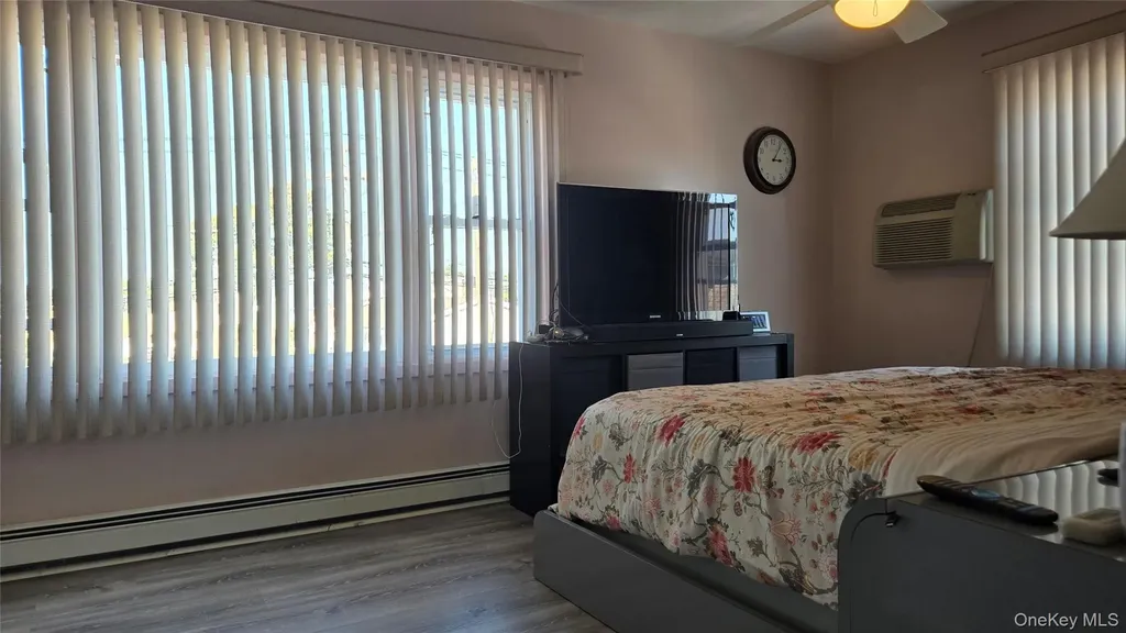 170 E Mineola Avenue Valley Stream NY 11580