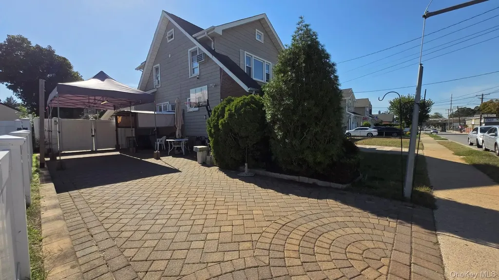 170 E Mineola Avenue Valley Stream NY 11580