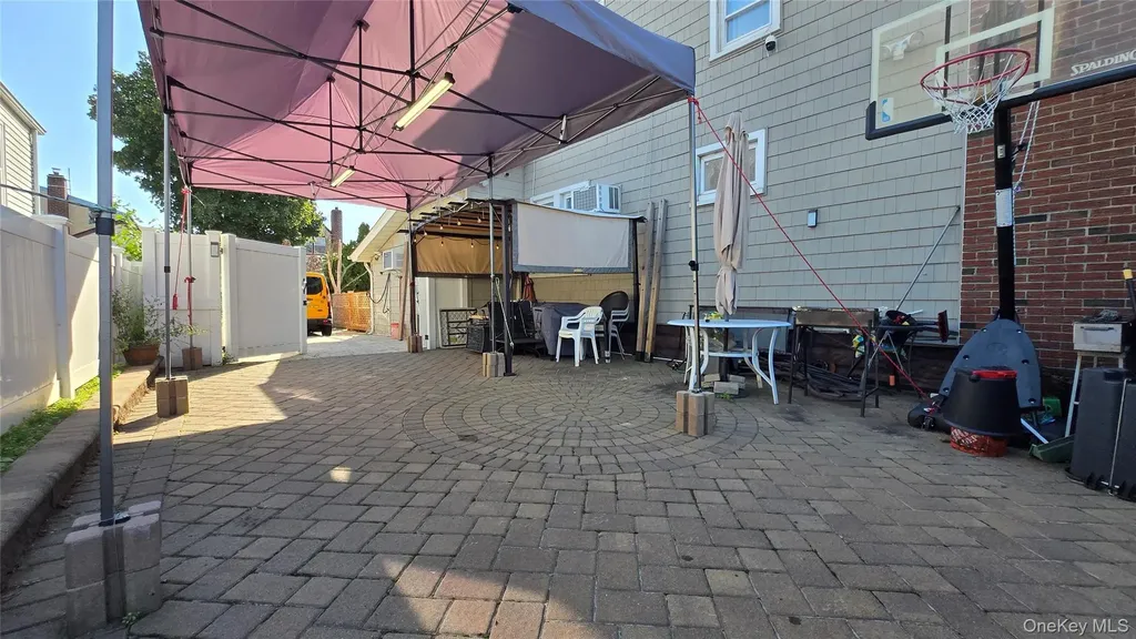 170 E Mineola Avenue Valley Stream NY 11580