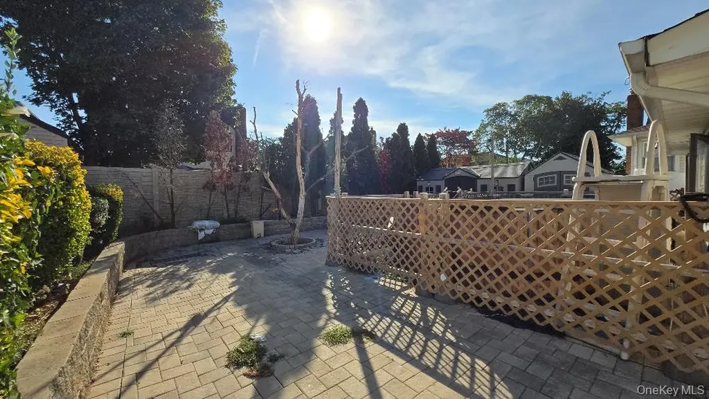 170 E Mineola Avenue Valley Stream NY 11580
