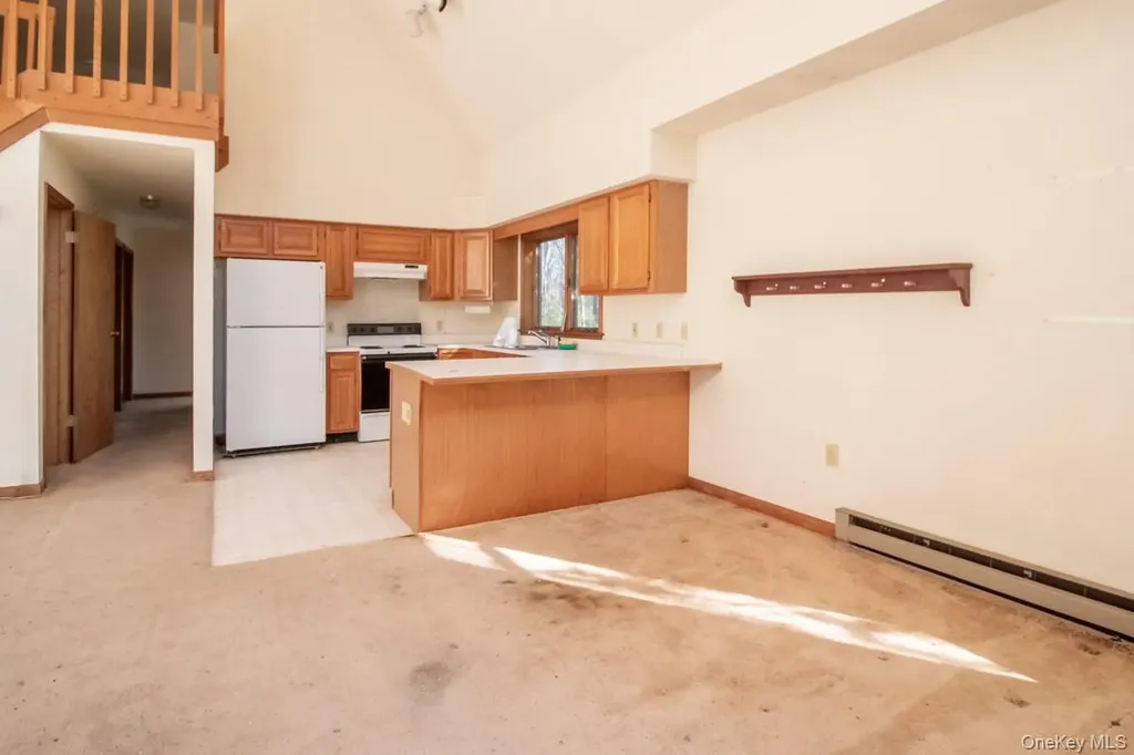 140 Stillerberg Strada Rochester NY 12446