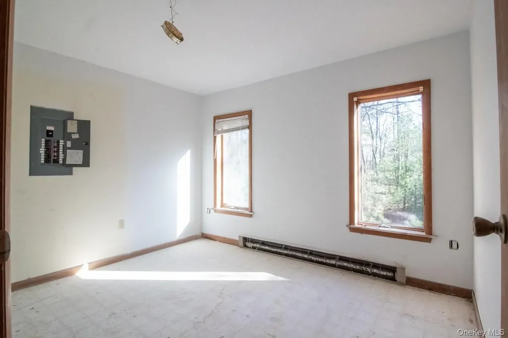 140 Stillerberg Strada Rochester NY 12446