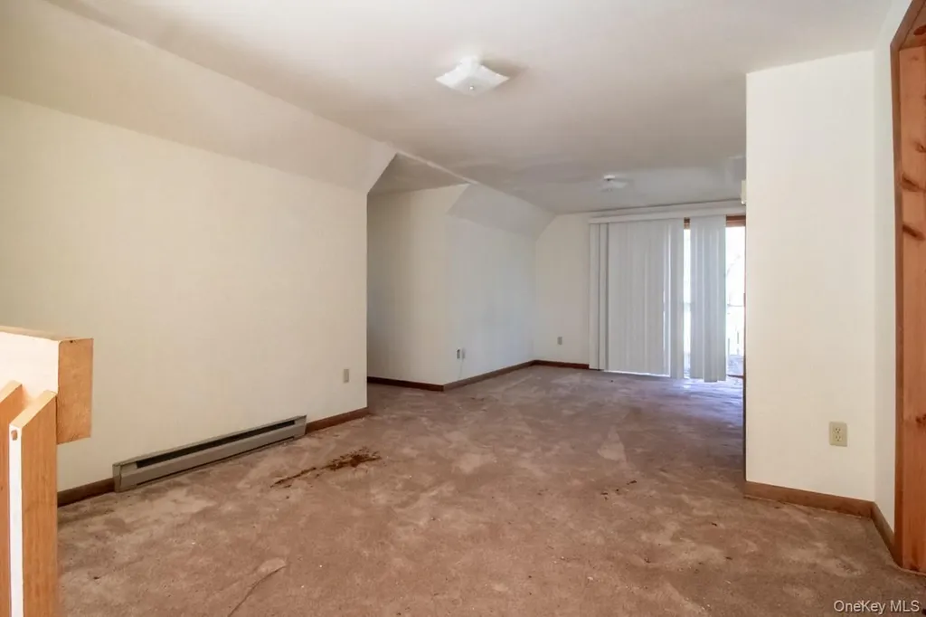 140 Stillerberg Strada Rochester NY 12446