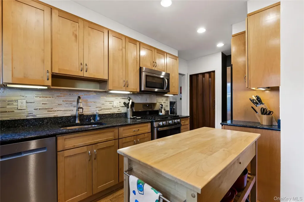 43 Rockridge Road Mount Vernon NY 10552