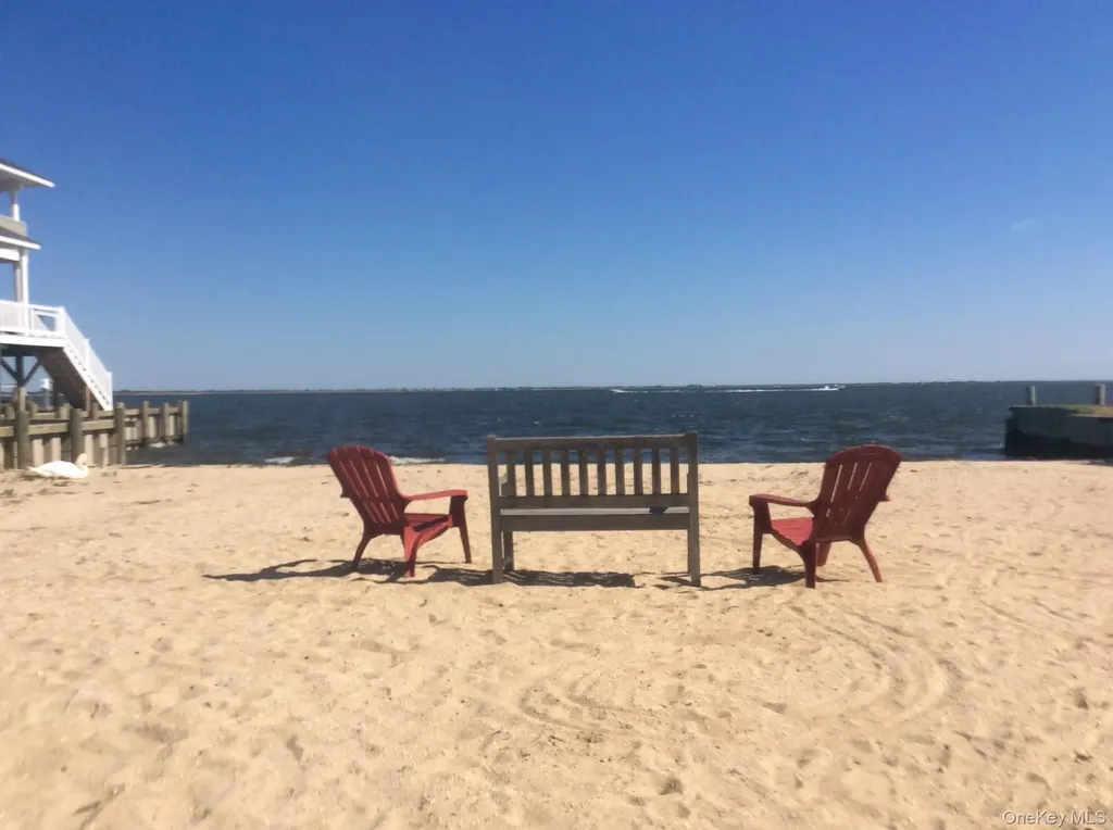 88 Bayview Avenue W Lindenhurst NY 11757