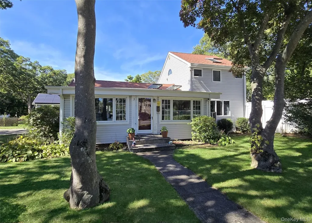 3 Broadway Ronkonkoma NY 11779