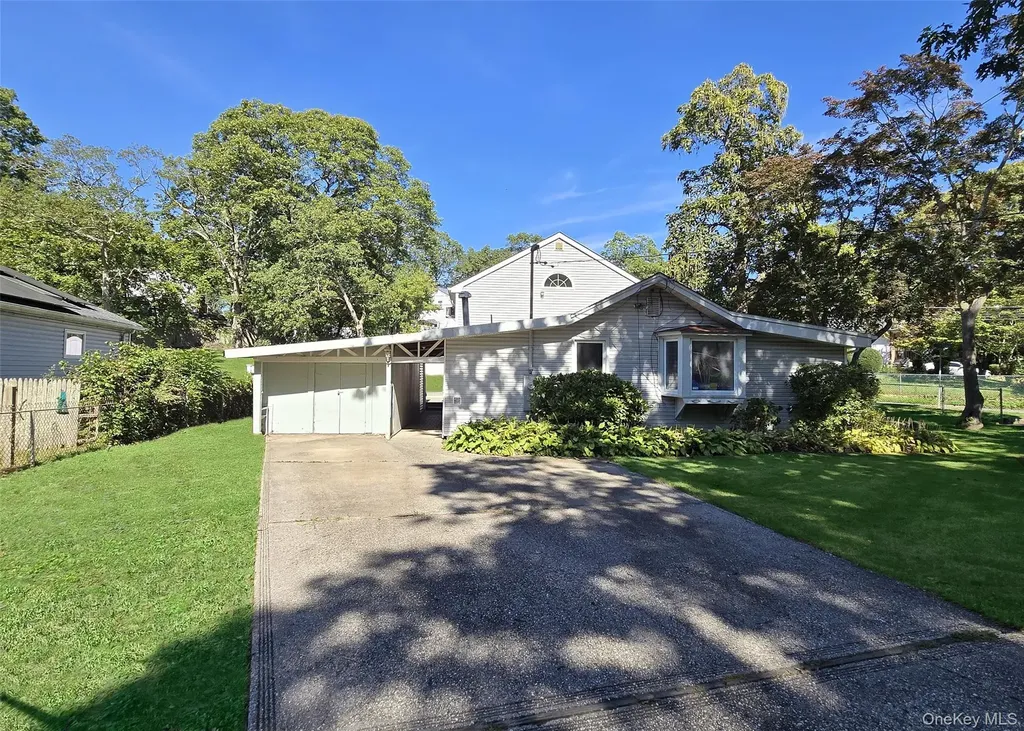 3 Broadway Ronkonkoma NY 11779