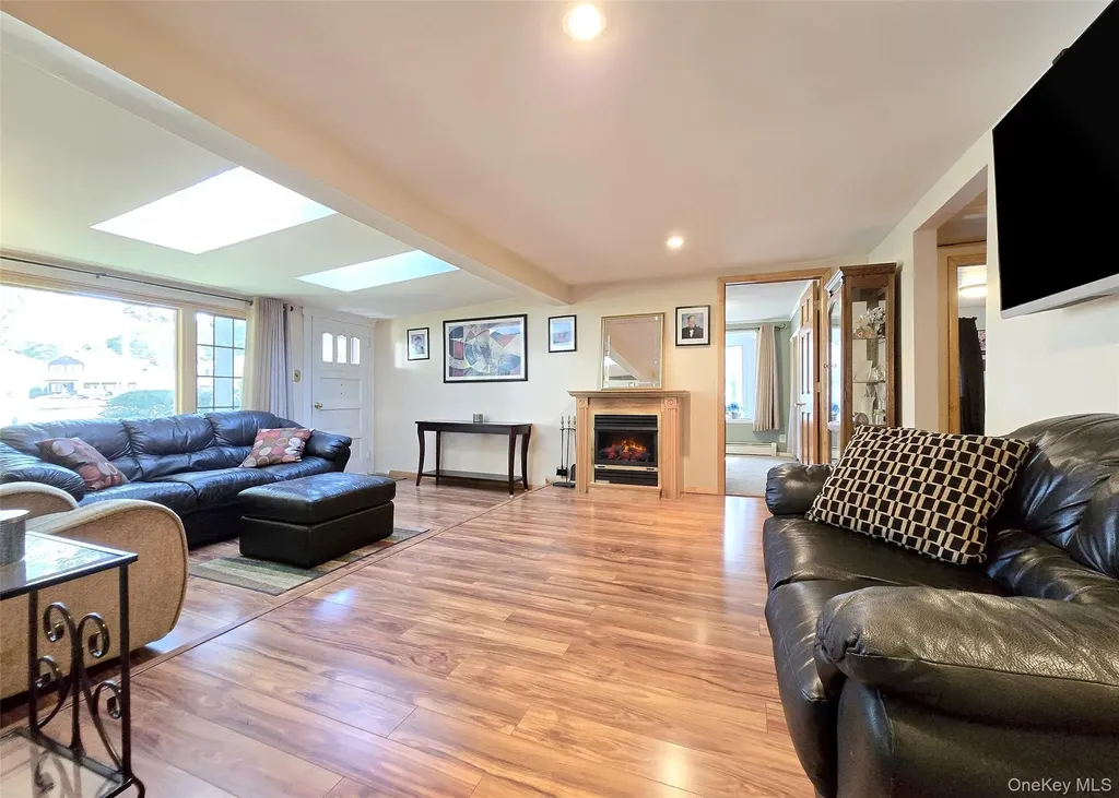 3 Broadway Ronkonkoma NY 11779
