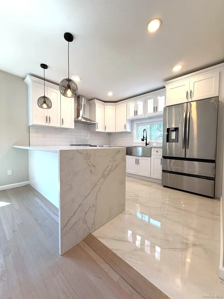 109 North Drive Massapequa NY 11758