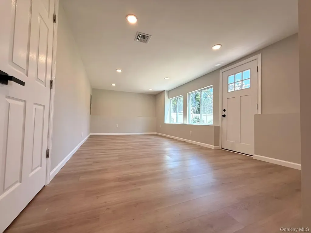 109 North Drive Massapequa NY 11758