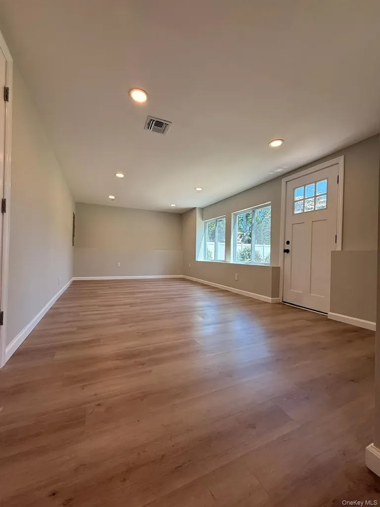 109 North Drive Massapequa NY 11758