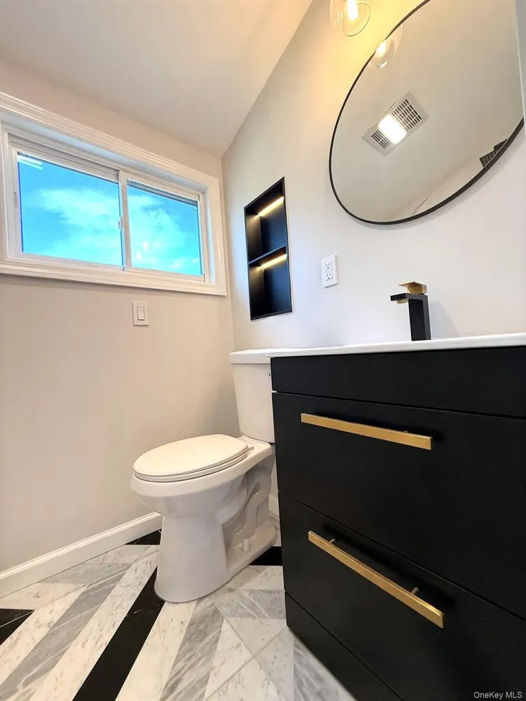 109 North Drive Massapequa NY 11758