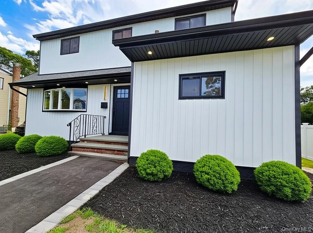 109 North Drive Massapequa NY 11758