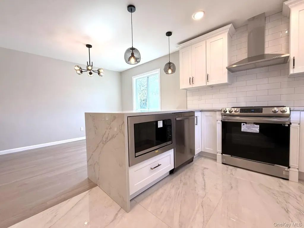 109 North Drive Massapequa NY 11758