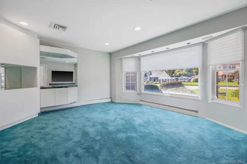 19 Dumond Place Coram NY 11727