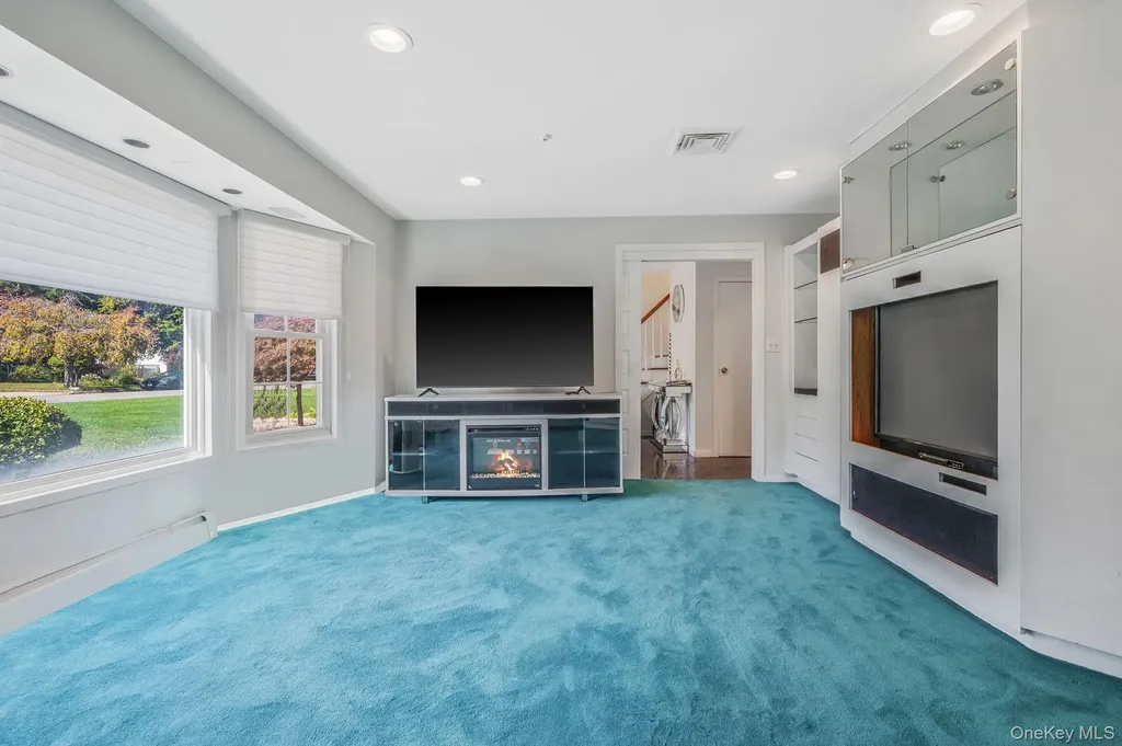 19 Dumond Place Coram NY 11727