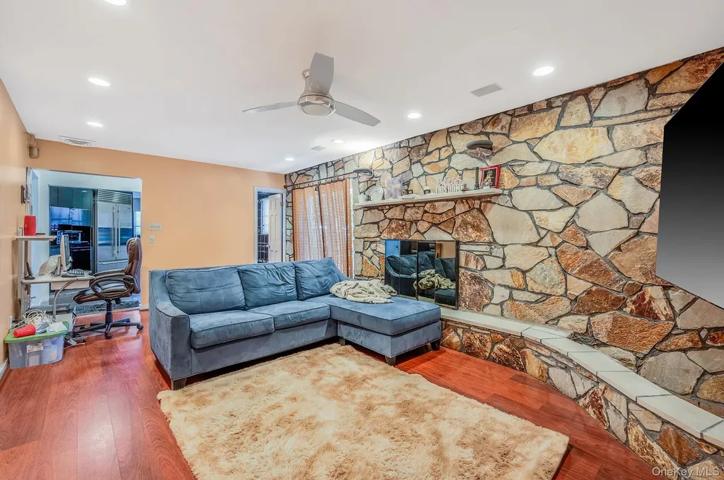 19 Dumond Place Coram NY 11727