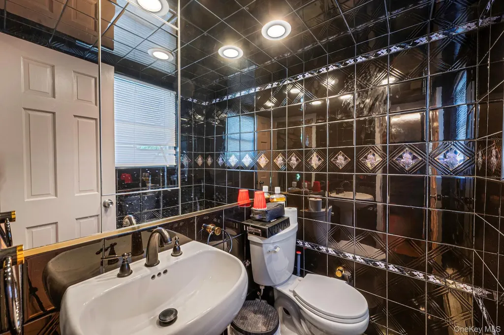 19 Dumond Place Coram NY 11727