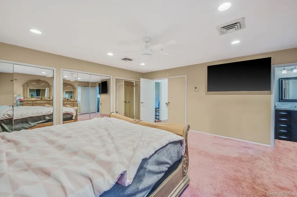 19 Dumond Place Coram NY 11727