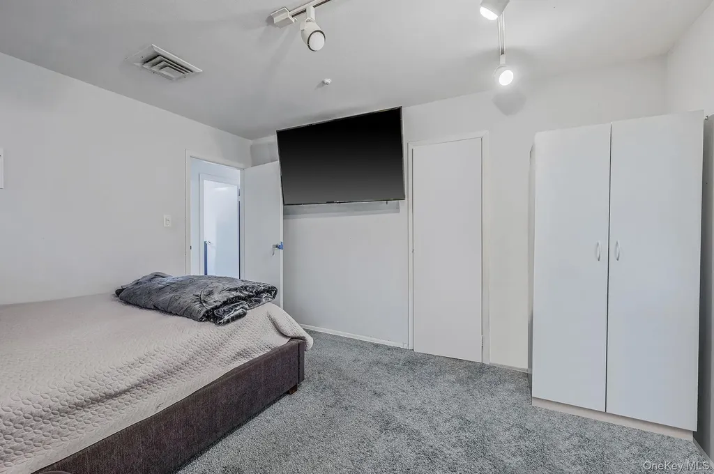 19 Dumond Place Coram NY 11727