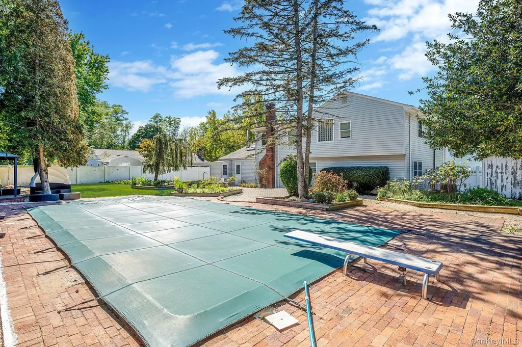 19 Dumond Place Coram NY 11727