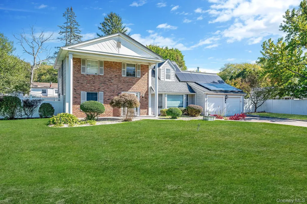 19 Dumond Place Coram NY 11727