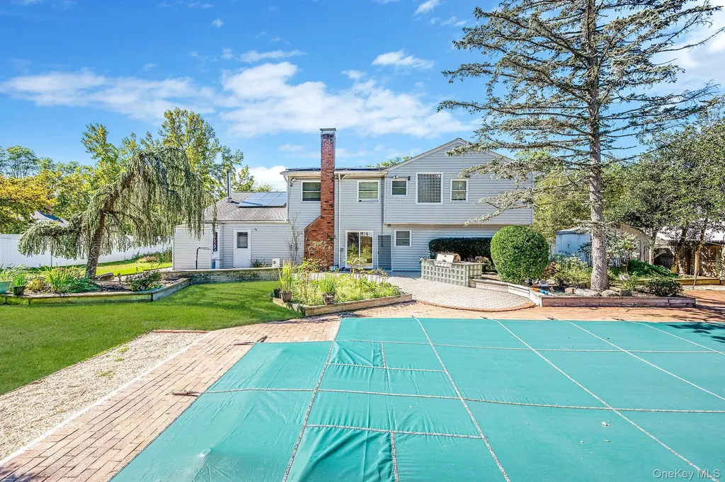 19 Dumond Place Coram NY 11727